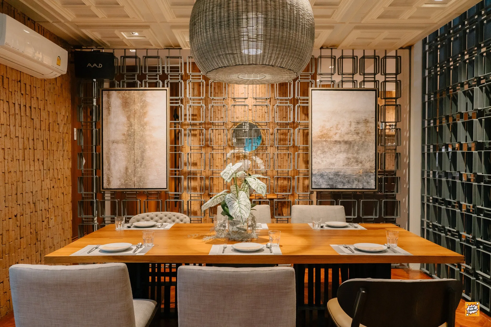 Inside Baan Tontan