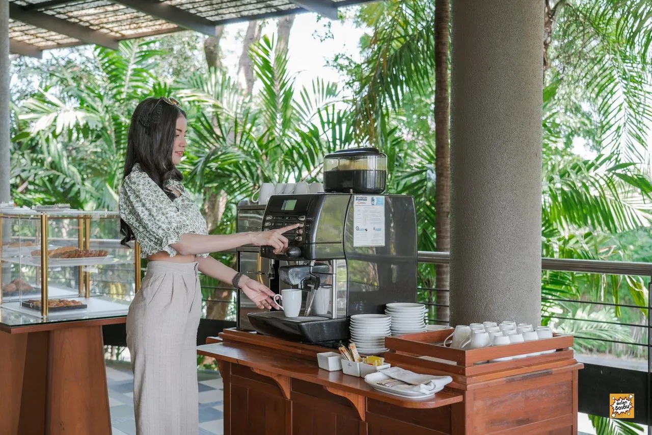 มุมกาแฟ อาหารเช้า โรงแรมแกรนด์ริเวอร์ไซด์