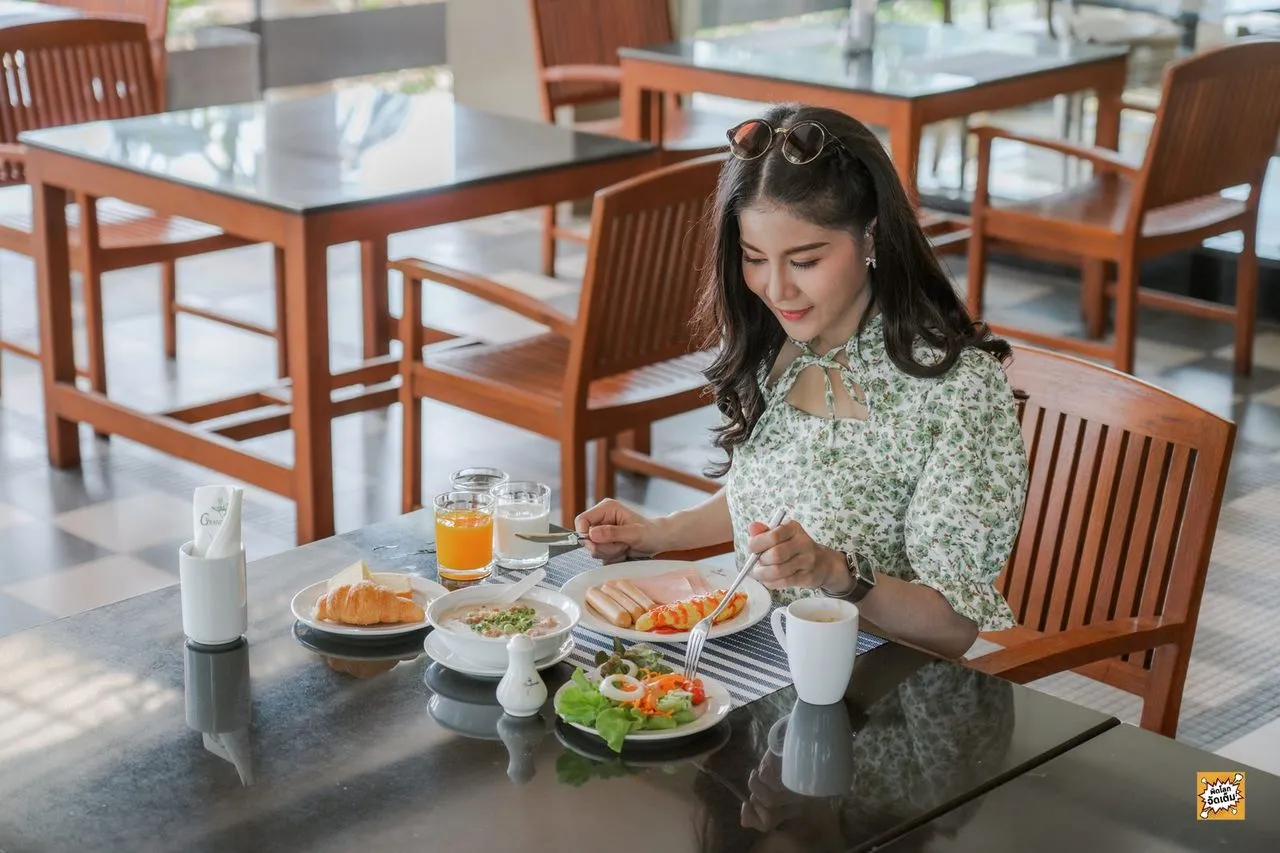 อาหารเช้า โรงแรมแกรนด์ริเวอร์ไซด์